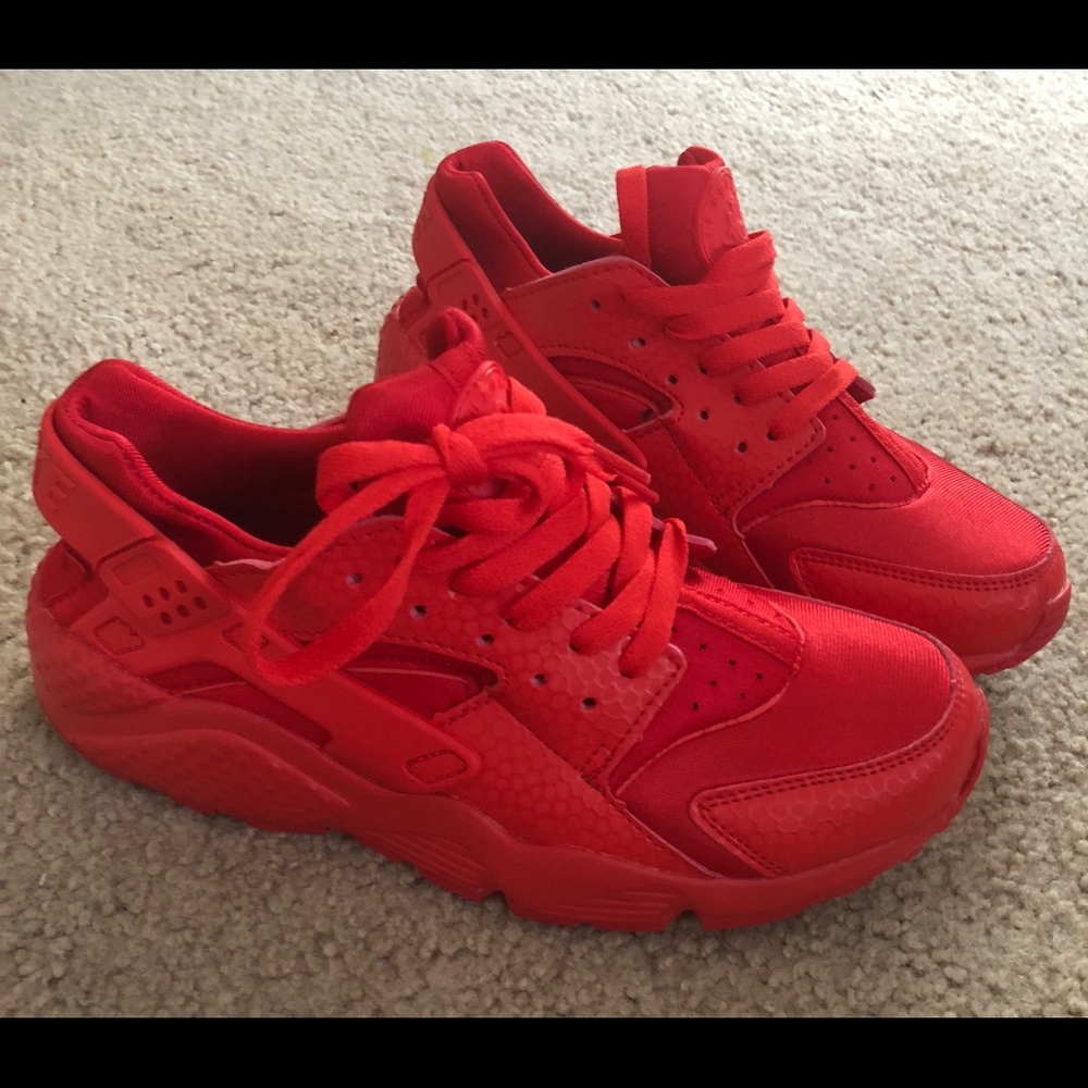 Red huarache sneakers W size 8.5 M size 7